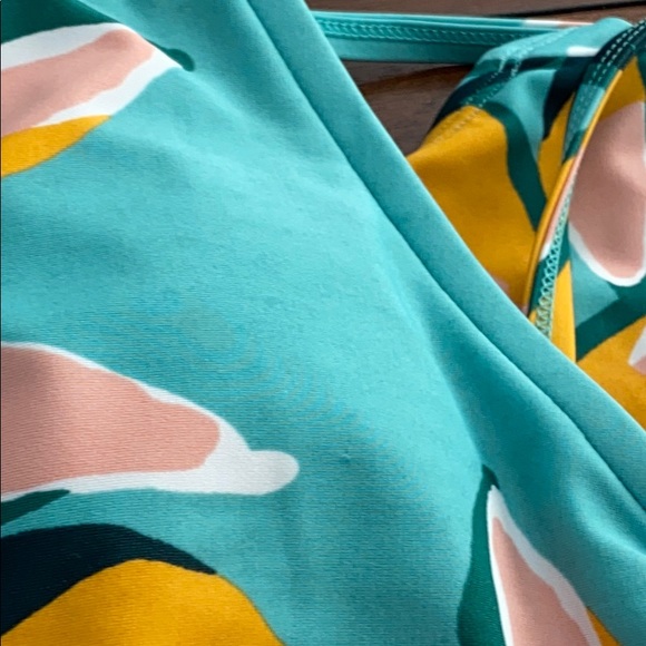 Women's Criss Cross Back 1pc Swimsuit Tropical - Picture 9 of 11